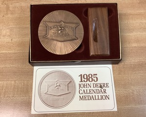 lot 233A image: John Deere Calendar Medallion 1985