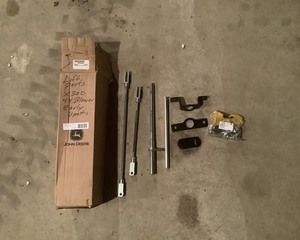 lot 367 image: John Deere Lift Parts