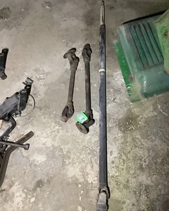 lot 658 image: John Deere Drive Shafts