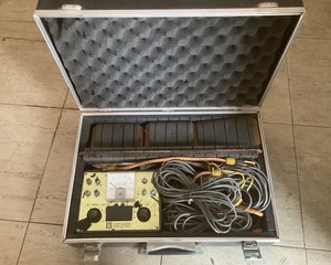 lot 92 image: Vintage Vibration Analyzer