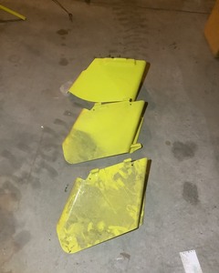 lot 321 image: John Deere Mower Deck Chutes