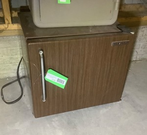 lot 596 image: Small Refrigerator