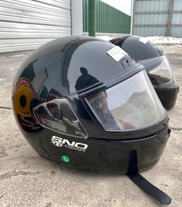 lot 543 image: SnoGear Snowmobile Helmet - Large