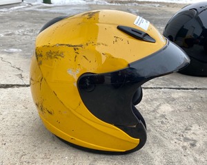lot 539 image: Yellow GMax Snowmobile Helmet - XL