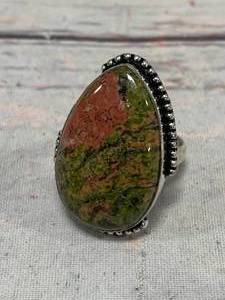 Beautiful Womens .925 Silver Stone Ring (looks like size 7)