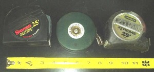 lot 22 image: 3 tape measures- one is a FAT MAX Plus.