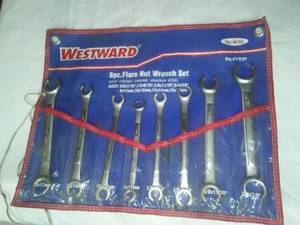 lot 27 image: Westward Combination SAE metric wrench set  8.