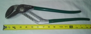 lot 30 image: Diamond Alloy channel lock wrench 16 in