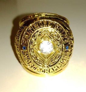 lot 38 image: Baltimore Colts 1959 Championship ring