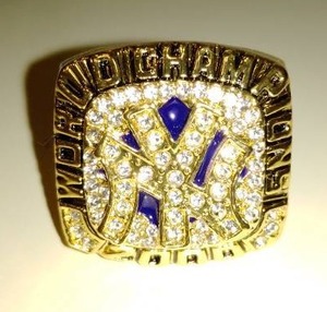 lot 39 image: New York Yankees World Series 2000 ring