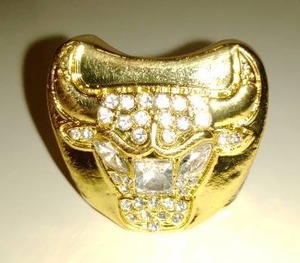 lot 49 image: Chicago Bulls Michael Jordan NBA champion ring