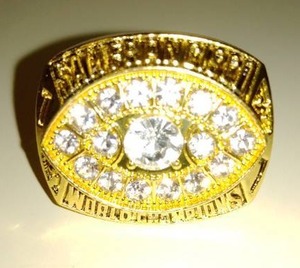 lot 120N image: San Francisco 49s Super Bowl Ring, Joe Montana