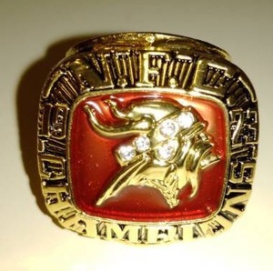lot 170G image: Minnesota Vikings Chuck Foreman NFC Ring