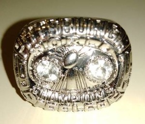 lot 170H image: Pittsburgh Steelers Franco Harris Super Bowl Ring.