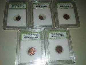 lot 220 image: 5 Constantine the Great Roman Coins 330 A.D.