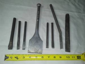 lot 71 image: Chisels hand tools