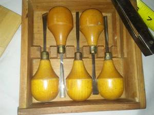 lot 74 image: Miller Falls Wood Carving Set - wood box