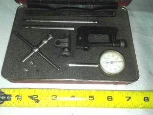 lot 80 image: Starrett dial set in case.