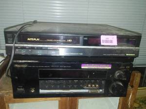lot 103 image: Pioneer Receiver VSX - D7105 500 watt & VHS recorder.