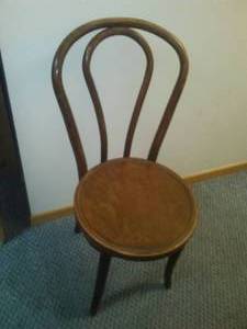 lot 108 image: Bentwood side chair good vintage classic.