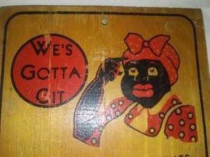 lot 117 image: Vintage 3 wall dcor.