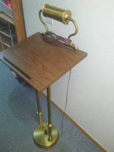 lot 141 image: Lighted Podium - working