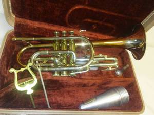 lot 181 image: Holton  Actually a Coronet with mouthpiece.