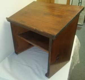 lot 183 image: Wood Tabletop podium.