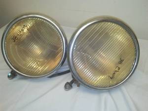 lot 186 image: (2) 38 Chevrolet headlights - nice pair