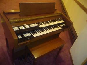 lot 232 image: Conn electric organ console