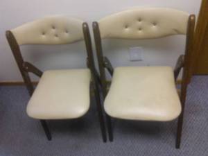 lot 271 image: 2 Wood Folding chair