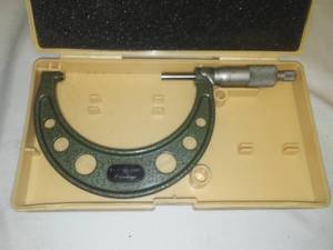 lot 283 image: Micrometer 3-4 in. by Mitutoyo in case.
