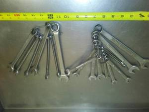 lot 303 image: Combination wrenches metric & SAE.