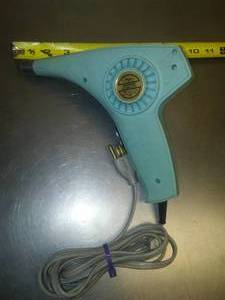 lot 326 image: Ungar 6966C - Industrial heat gun 250 watts.