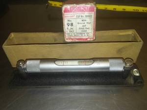 lot 338 image: Starrett level in box, # 98, 8 inches.