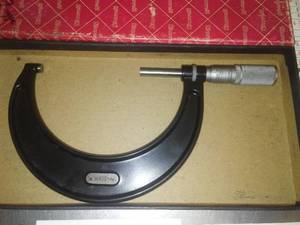 lot 340 image: Starrett micrometer 4 inch in box.