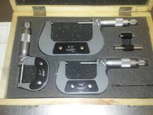 lot 341 image: 3 micrometers set in wood case.