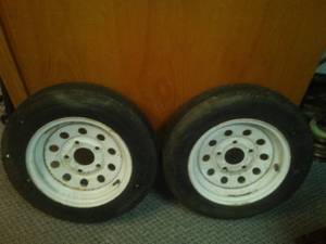 lot 362 image: 2 trailer wheels