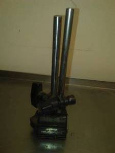 lot 388 image: Magnetic Base HDT International