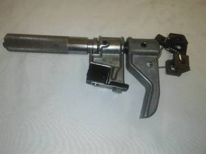 lot 418 image: OTC 7402 Universal Outside Thread Chaser tool