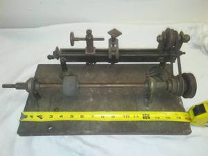 lot 435 image: Vintage small lathe, grinder etc.