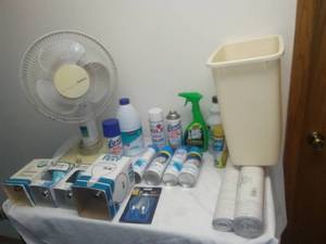 lot 450 image: Fan, lightbulbs, cleaners, deodorizers & more.