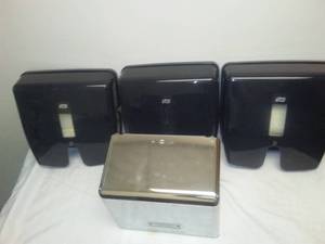 lot 451 image: 4 paper towel dispensers, 3 with towels.