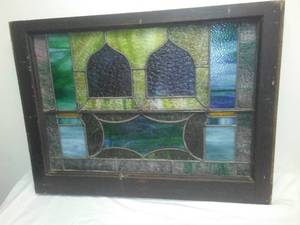lot 453 image: Stain Glass Window - Vintage. 30 x 22. leaded.