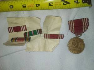 lot 483 image: Vintage military uniform bars.