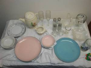 lot 490 image: Walt Disney World Mug, pottery, china, & glass