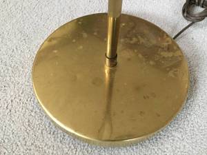 lot 7 image: Brass Floor Lamp