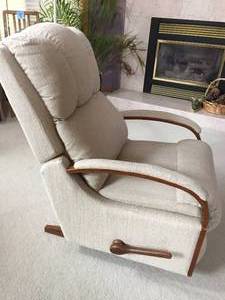 lot 16 image: Tracemarks Recliner  Rocker