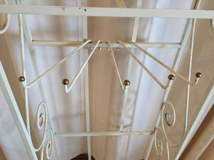 lot 48 image: Vintage Metal Towel Rack