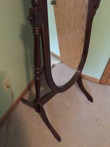 lot 99 image: Floor Mirror